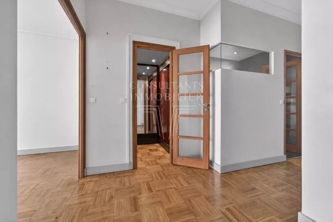 Apartment in Porte Dauphine, Paris 16e Arrondissement, Paris 5 - 17494036