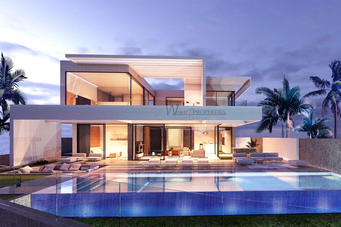 Villa in Costa Adeje, Adeje, Canary Islands 1 - 17493772