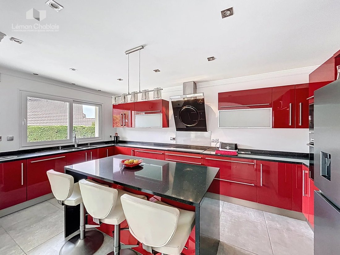 Villa in Evian-les-Bains, Auvergne-Rhône-Alpes, France 5 - 17494048