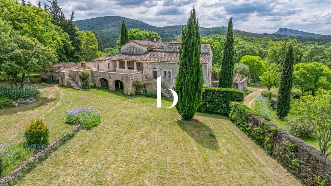 Estate in Uzès, Occitania, France 4 - 17494027
