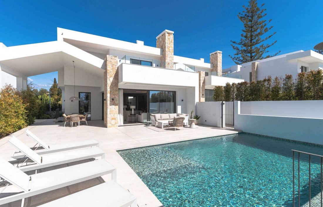 Townhouse in San Pedro de Alcantara, Andalusia, Spain 1 - 17493983