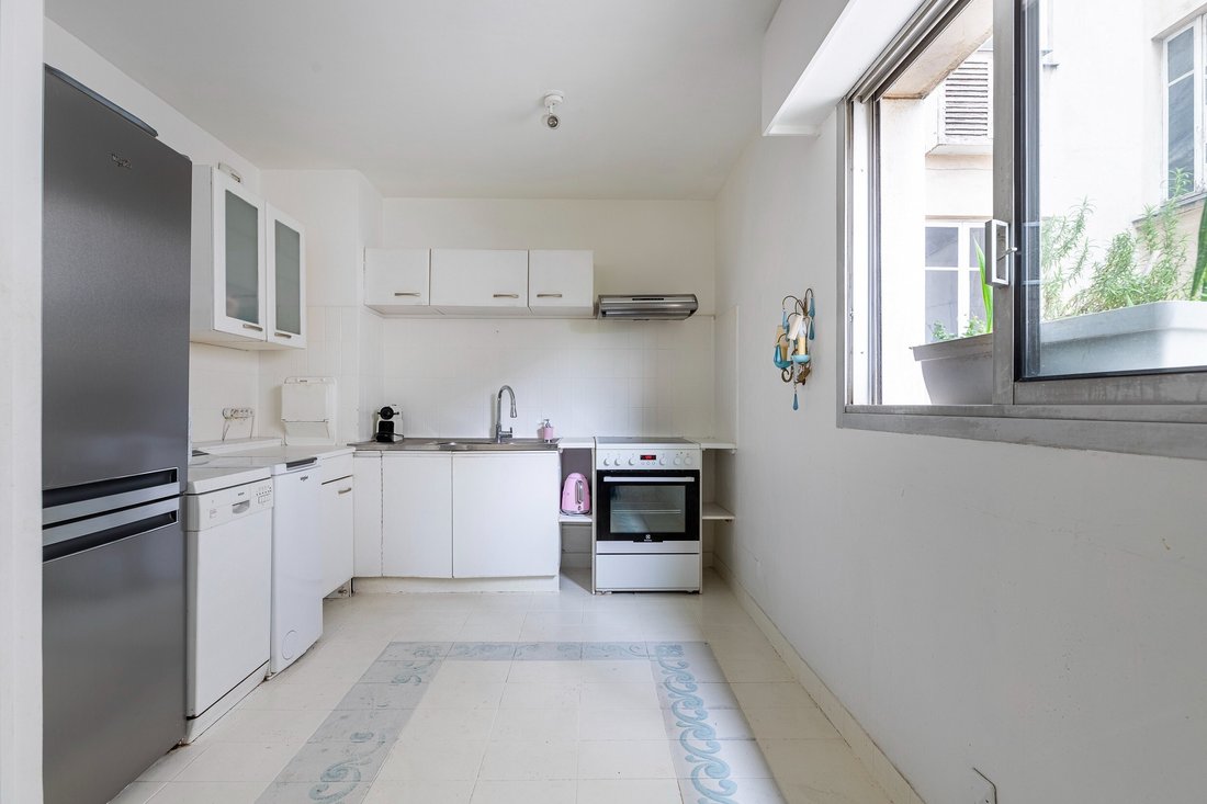 Apartment in Palais Royal, Paris 1er Arrondissement, Paris 4 - 17493912