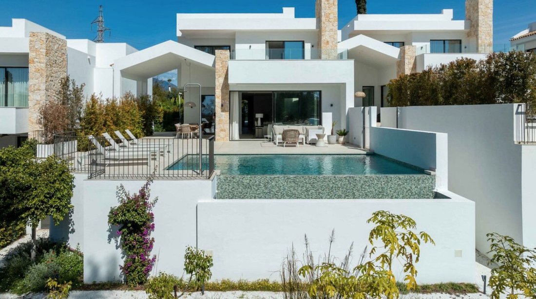 Townhouse in San Pedro de Alcantara, Andalusia, Spain 2 - 17493983