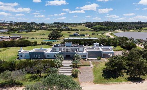 Villa in Manantiales, Maldonado Department, Uruguay 1