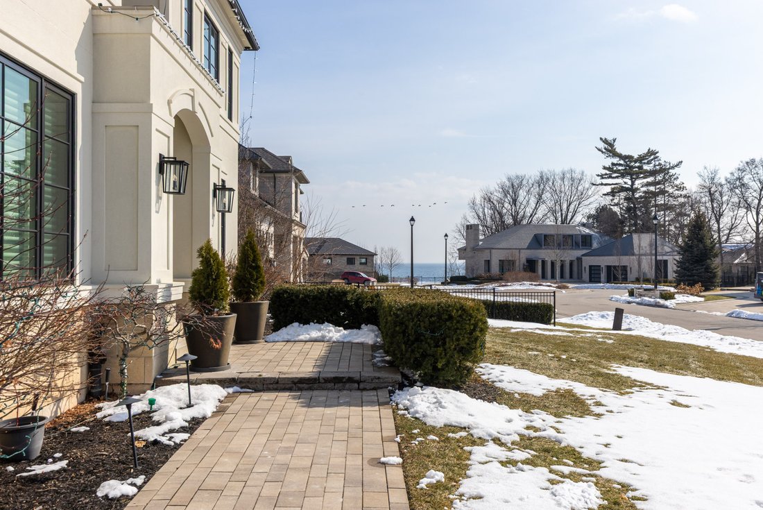House in Oakville, Ontario, Canada 3 - 17495236