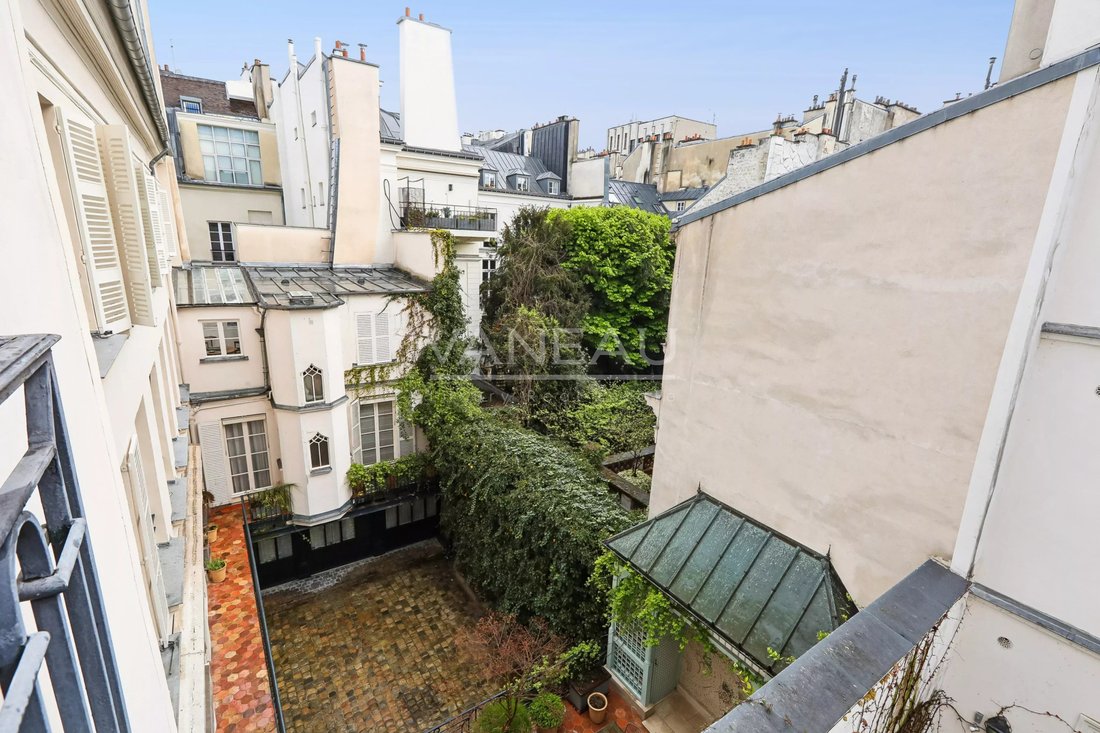 Apartment in Saint Germain l'Auxerrois, Paris 1er Arrondissement, Paris 2 - 17494765