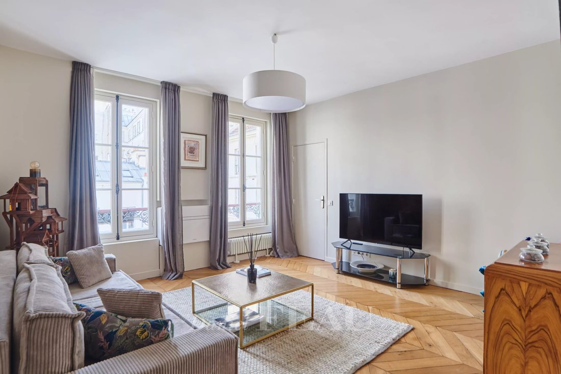Apartment in Lorette-Martyrs, Paris 9e Arrondissement, Paris 3 - 17497774