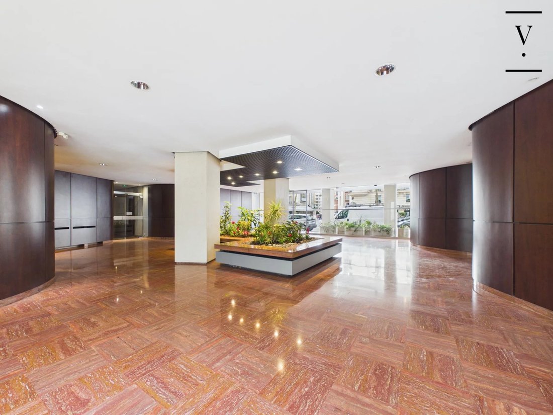 Apartment in Gros Caillou, Paris 7e Arrondissement, Paris 2 - 17247817