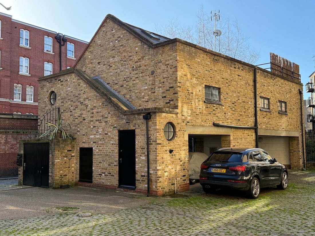 House in Borough, Southwark, England 2 - 16741180