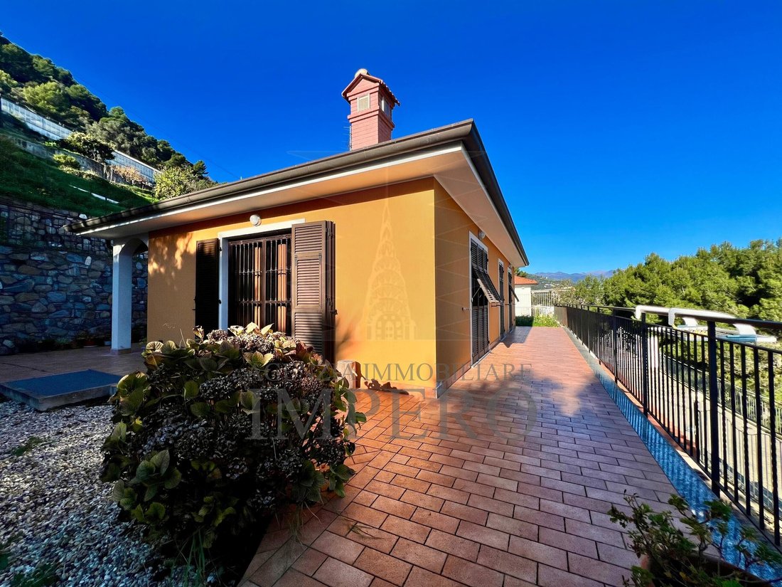 Villa in Camporosso, Liguria, Italy 1 - 17495927