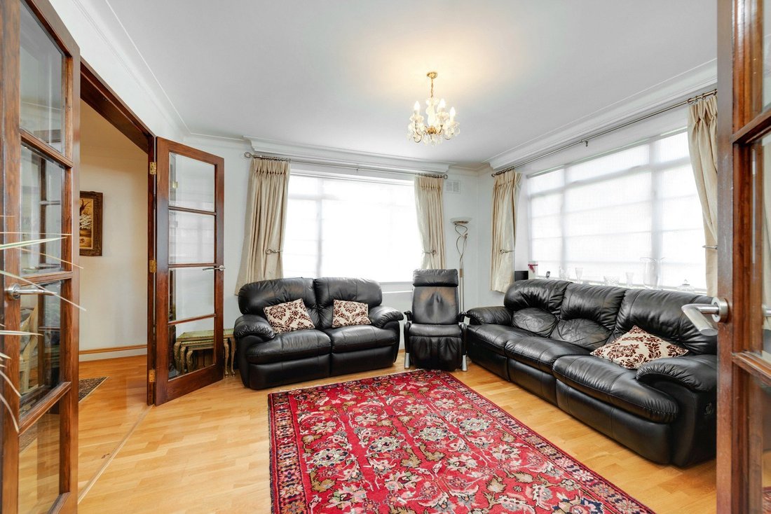 House in Hampstead Garden Suburb, Barnet, England 3 - 17495758
