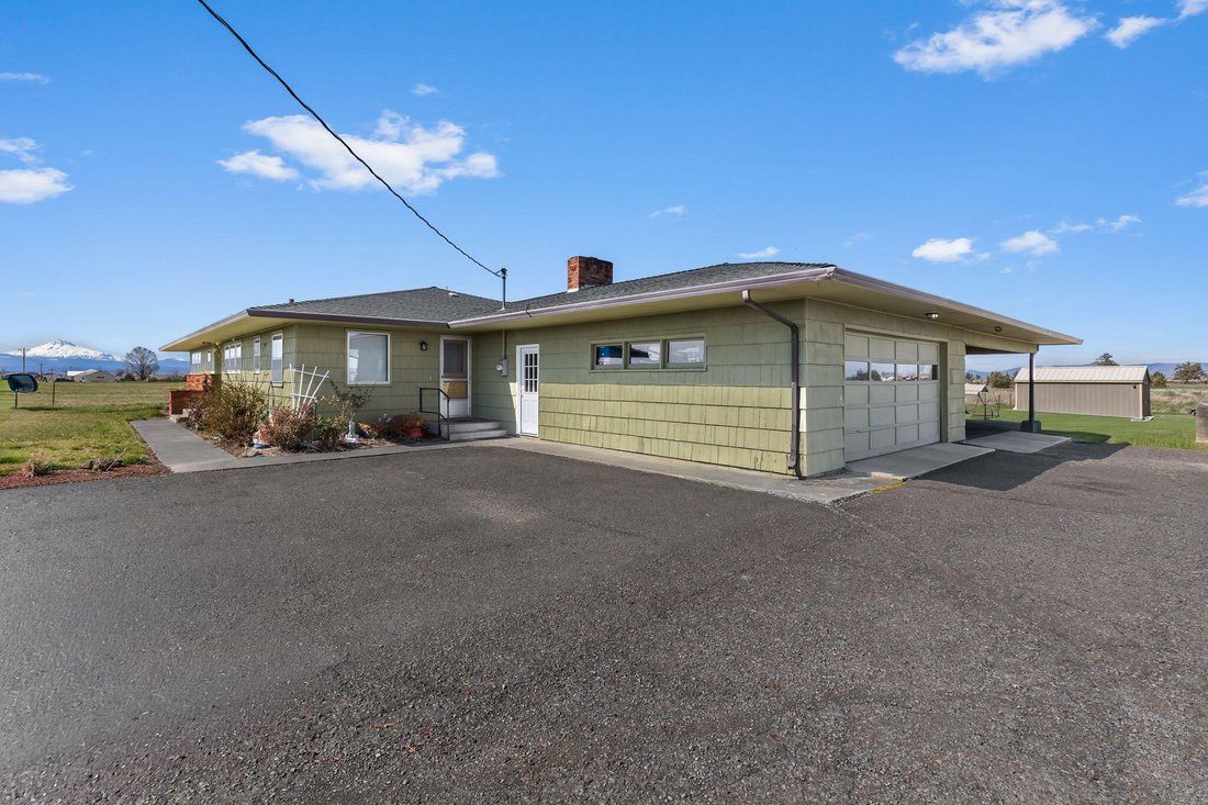 House in Madras, Oregon, United States 1 - 17495769