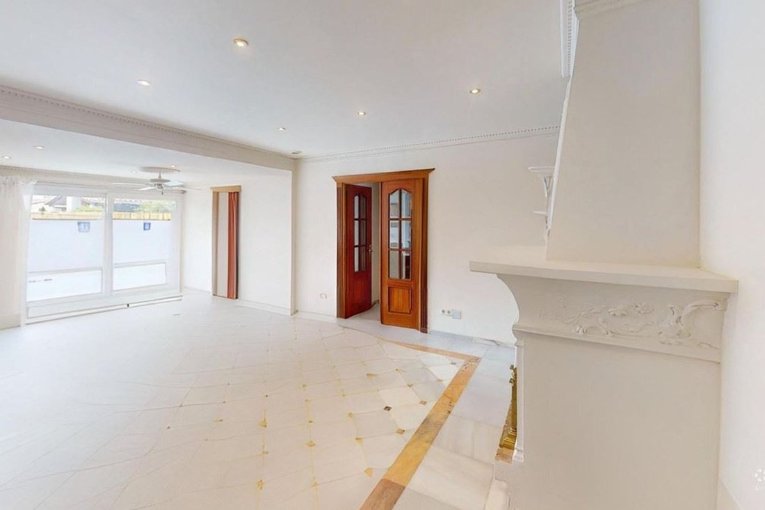 Villa in Estepona, Andalusia, Spain 4 - 17494630