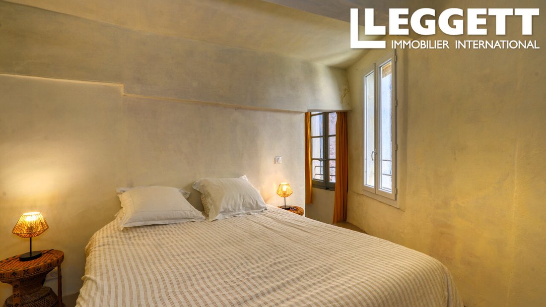 House in Saint-Saturnin-lès-Apt, Provence-Alpes-Côte d'Azur, France 4 - 17494932