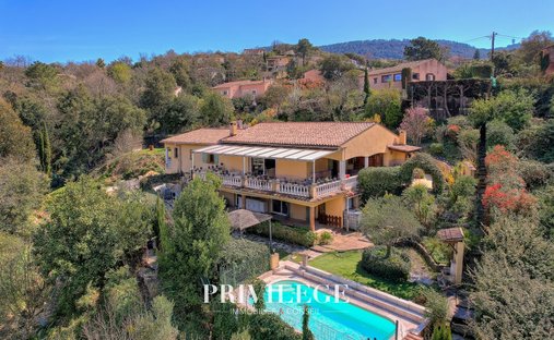 Villa in Les Adrets-de-l'Estérel, Provence-Alpes-Côte d'Azur, France 1