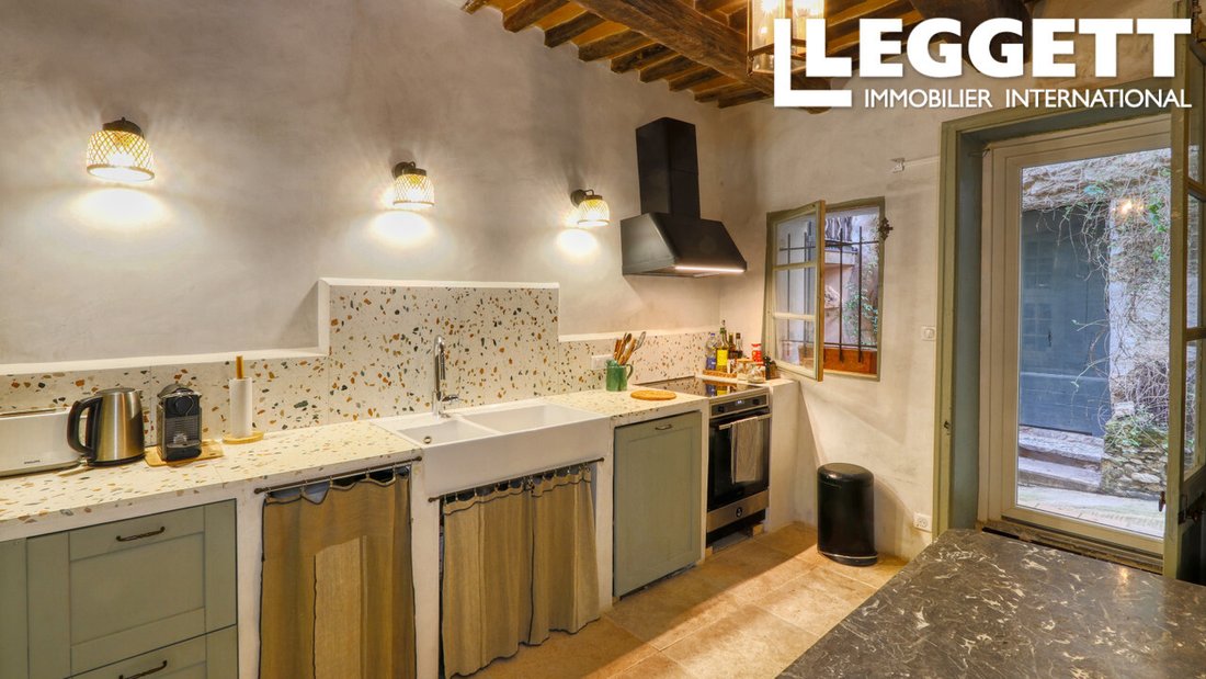 House in Saint-Saturnin-lès-Apt, Provence-Alpes-Côte d'Azur, France 1 - 17494932