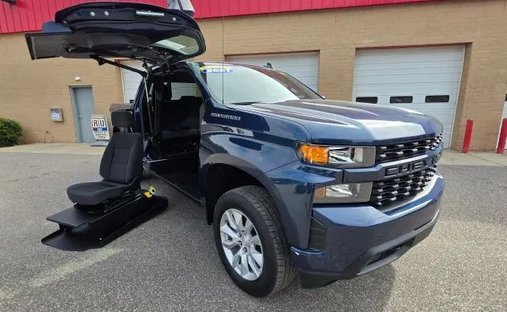 2021 Chevrolet Silverado 1500 Crew Cab Custom Pickup 4D 5 3/4 ft in Wingate, NC, United States 1