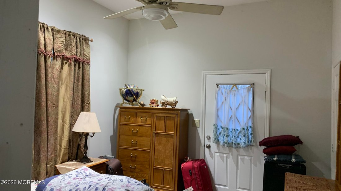 House in Marlboro Township, New Jersey, United States 5 - 17495818