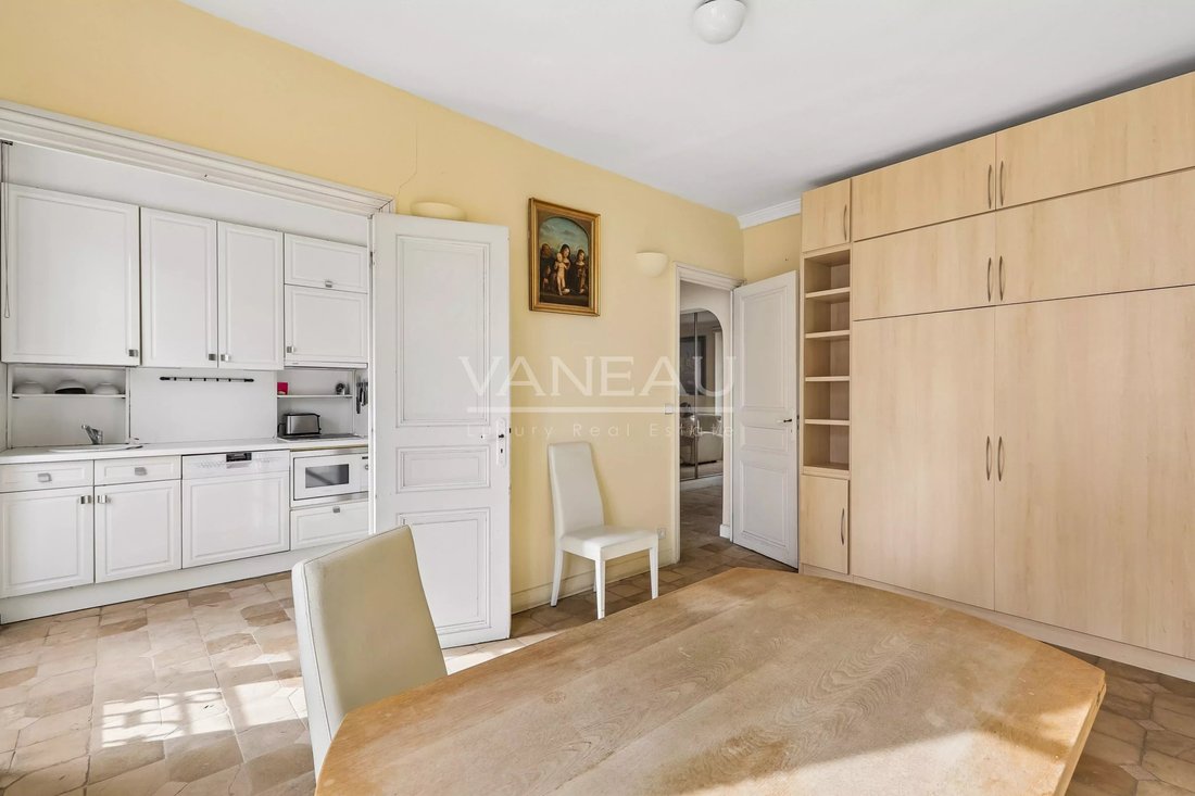 Apartment in Saint Germain l'Auxerrois, Paris 1er Arrondissement, Paris 4 - 17494765