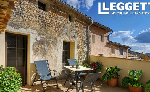 18th Century Château Facing The Luberon