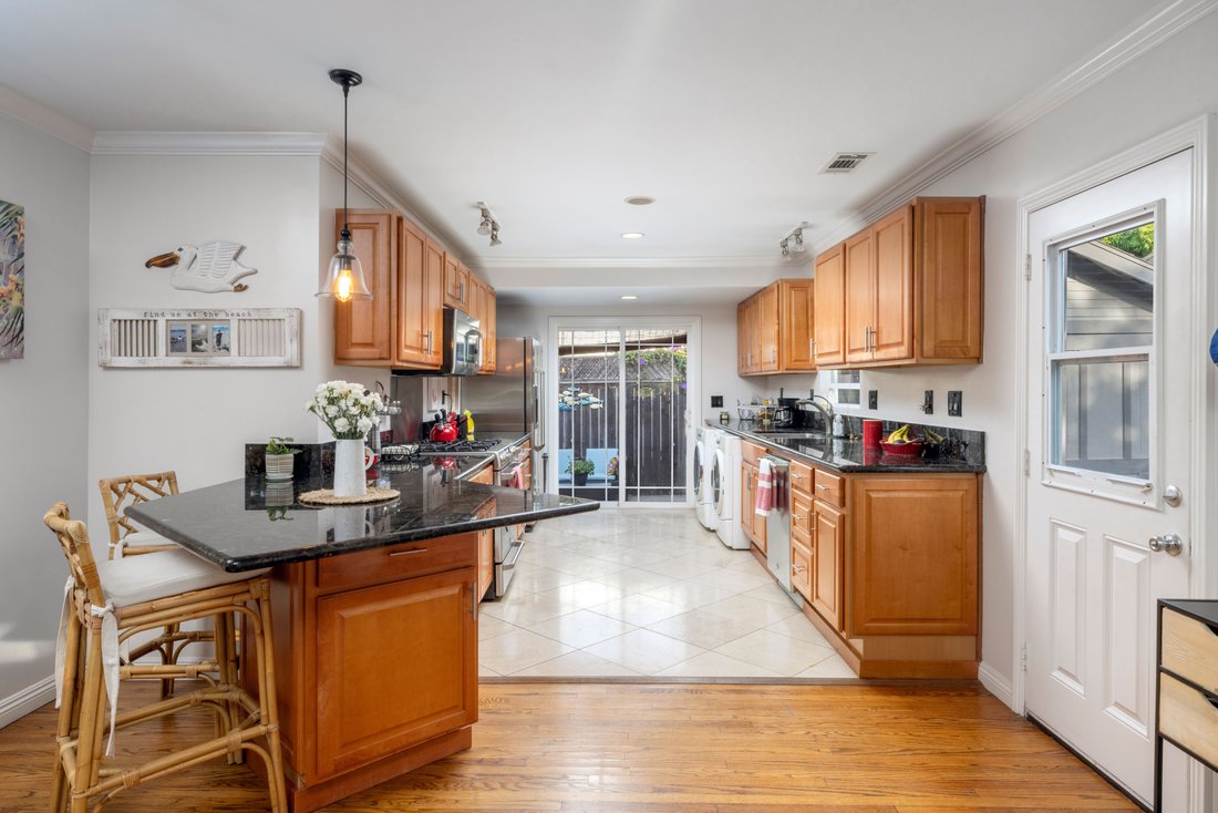 House in Signal Hill, California, United States 3 - 17497347