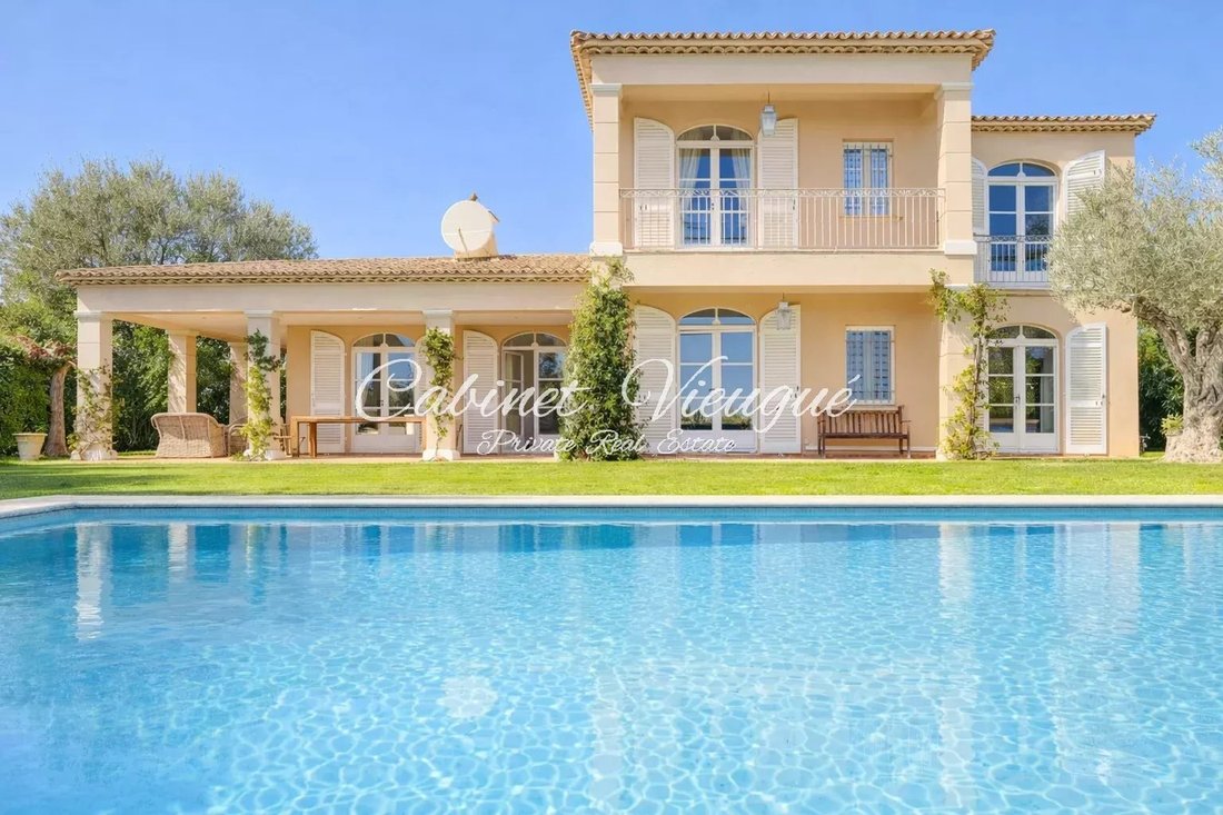 Villa in Grimaud, Provence-Alpes-Côte d'Azur, France 1 - 17451404