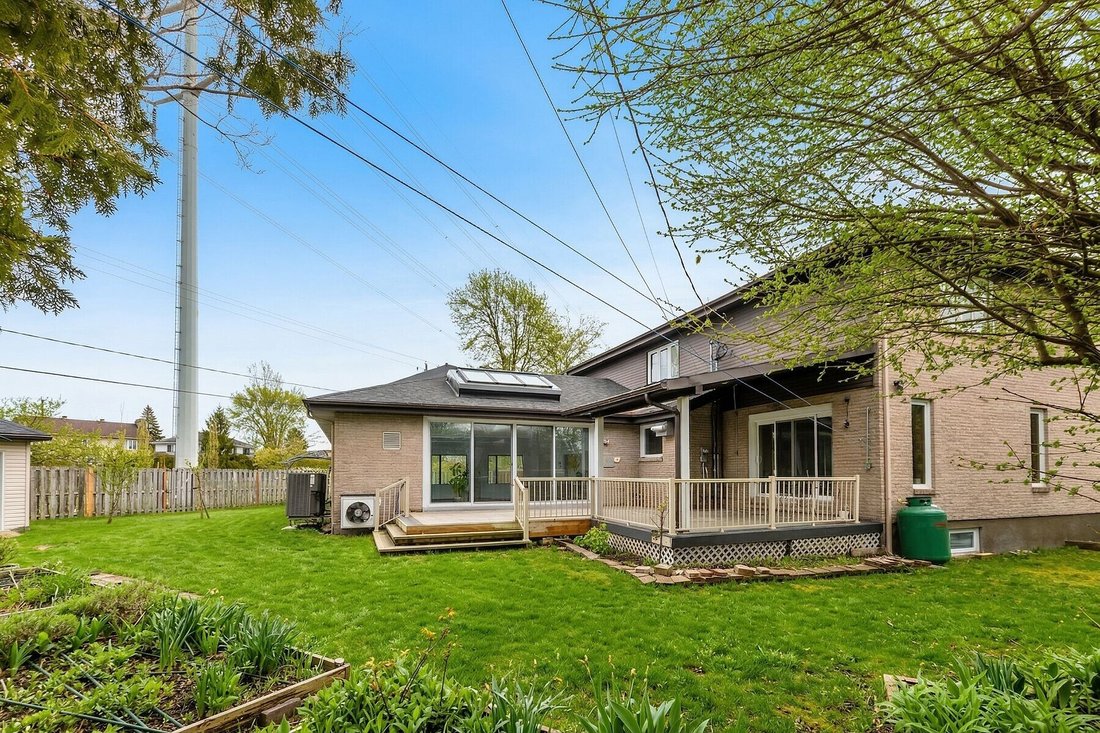 House in Brossard, Quebec, Canada 4 - 17497356