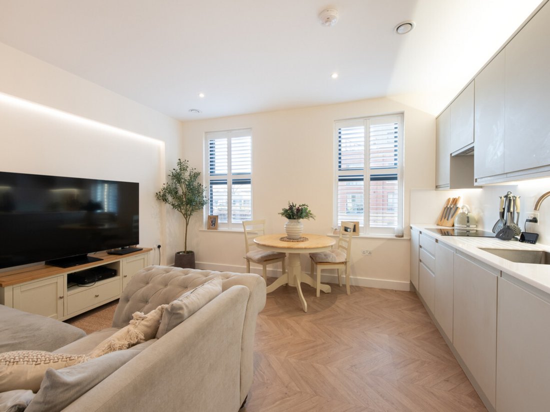 Apartment in Barons Court, Hammersmith and Fulham, England 2 - 17497791