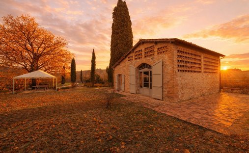 Villa in Montalcino, Tuscany, Italy 1