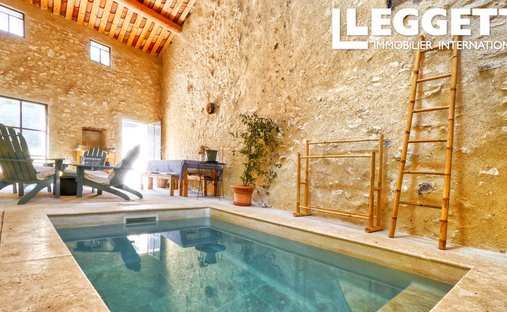 18th Century Château Facing The Luberon