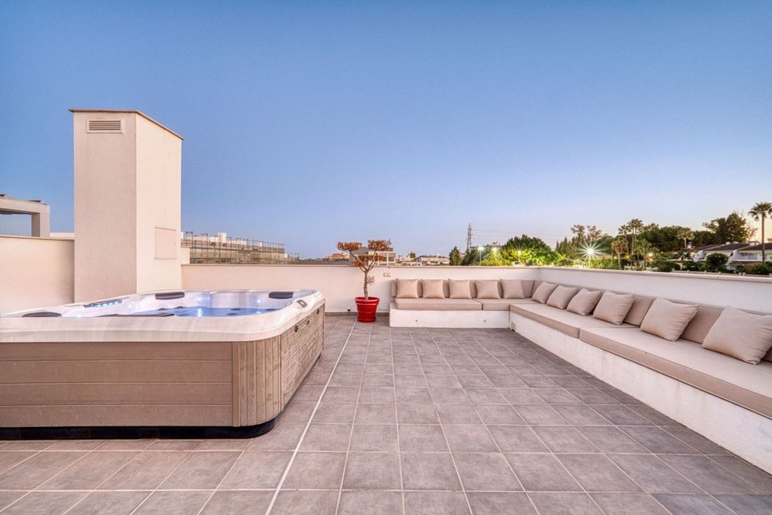 Apartment in San Pedro de Alcantara, Andalusia, Spain 1 - 13356280