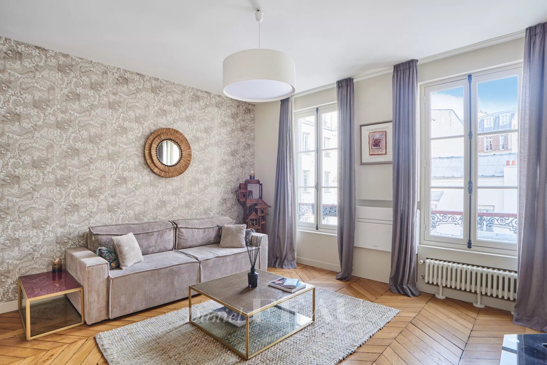Apartment in Lorette-Martyrs, Paris 9e Arrondissement, Paris 2 - 17497774