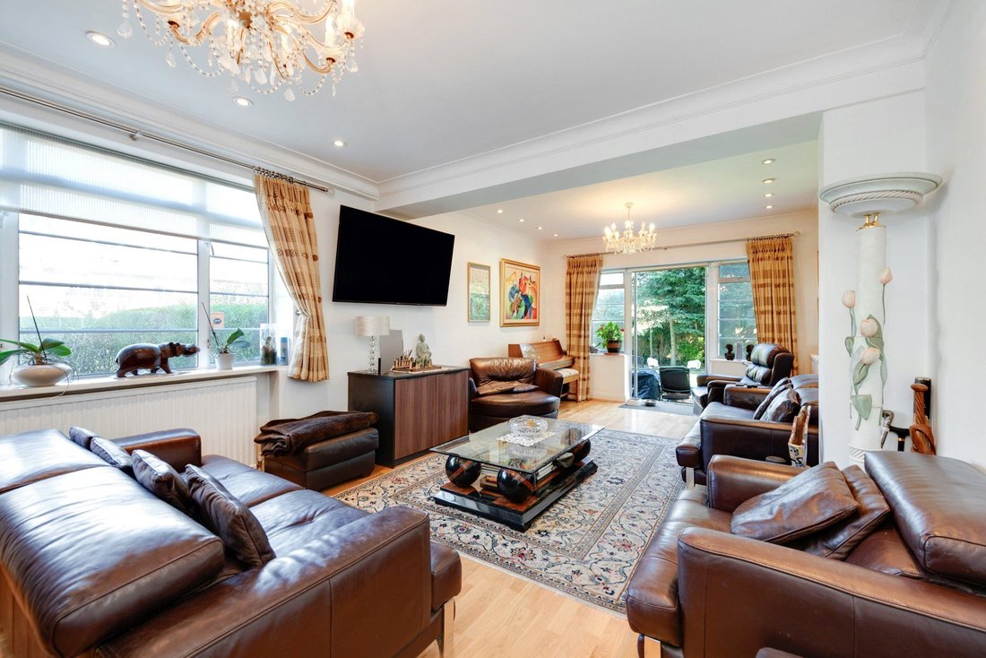 House in Hampstead Garden Suburb, Barnet, England 2 - 17495758