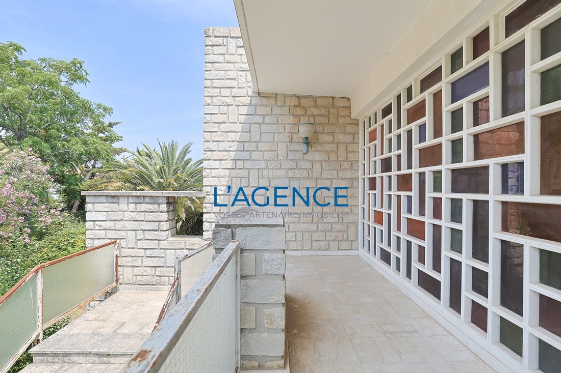 Villa in Hyeres, Provence-Alpes-Côte d'Azur, France 4 - 17497250