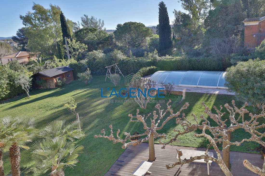House in Hyeres, Provence-Alpes-Côte d'Azur, France 3 - 17497381