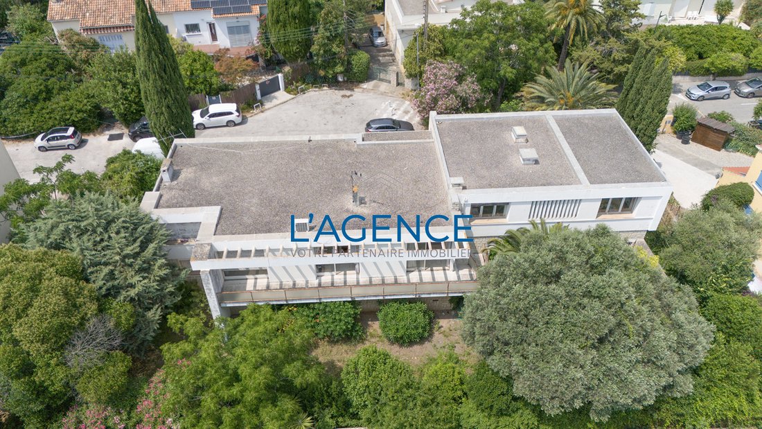 Villa in Hyeres, Provence-Alpes-Côte d'Azur, France 1 - 17497250