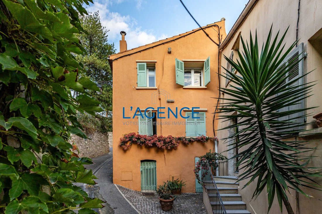 Villa in Hyeres, Provence-Alpes-Côte d'Azur, France 2 - 17497402