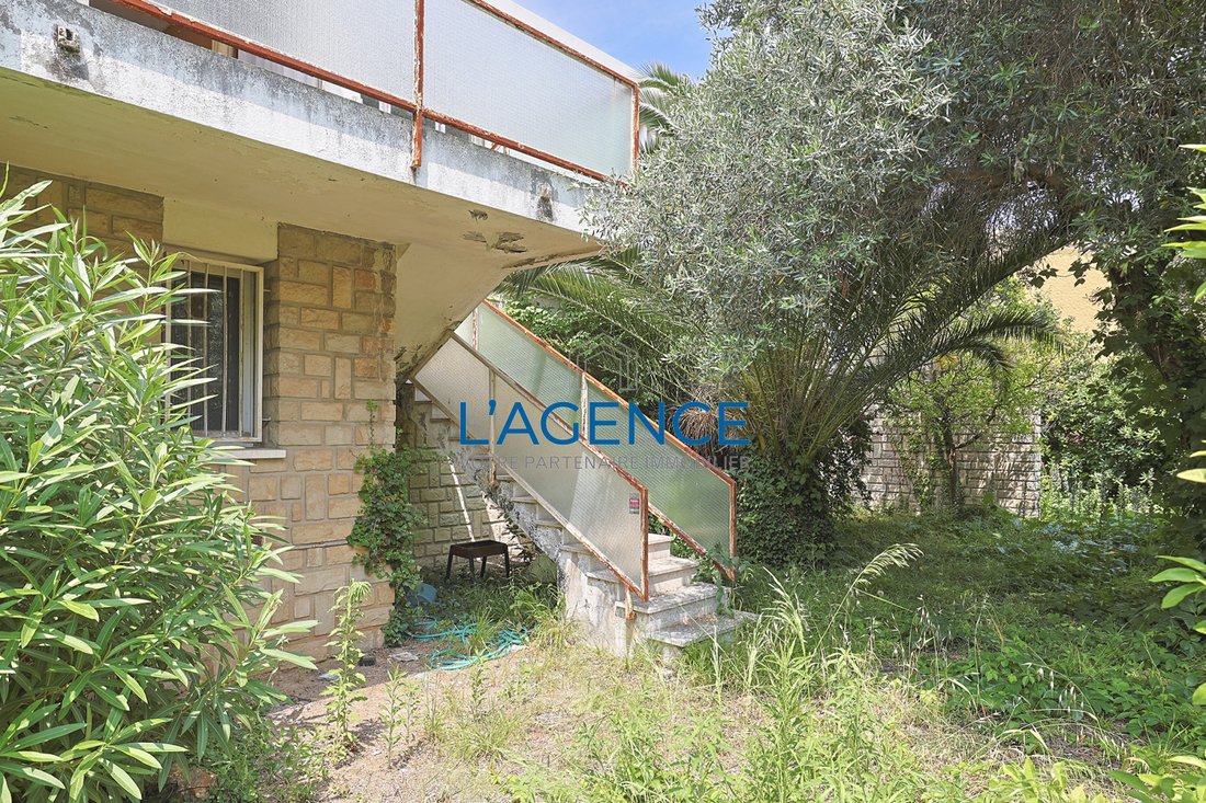 Villa in Hyeres, Provence-Alpes-Côte d'Azur, France 5 - 17497250