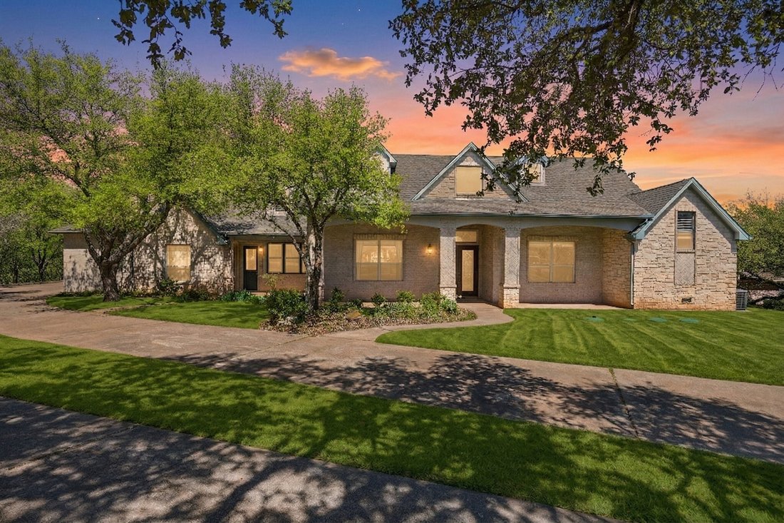 House in Granbury, Texas, United States 2 - 17478226