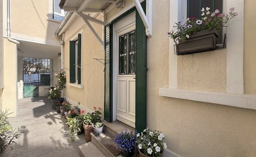House in Centre, Nanterre, France 1