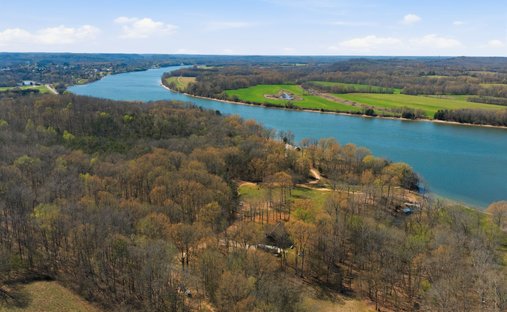 House in Clifton, Tennessee, United States 1