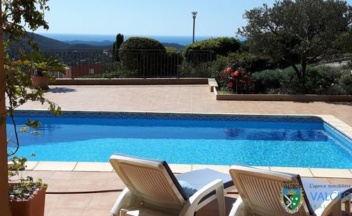 Villa in La Londe-les-Maures, Provence-Alpes-Côte d'Azur, France 1