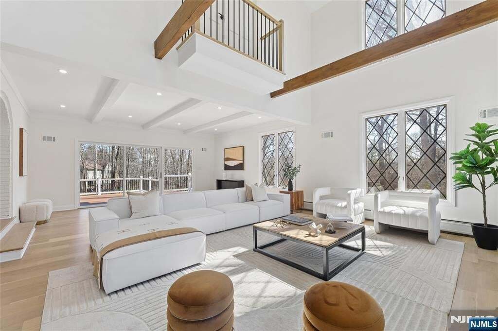 Franklin Lakes, New Jersey, United States 5 - 17494873