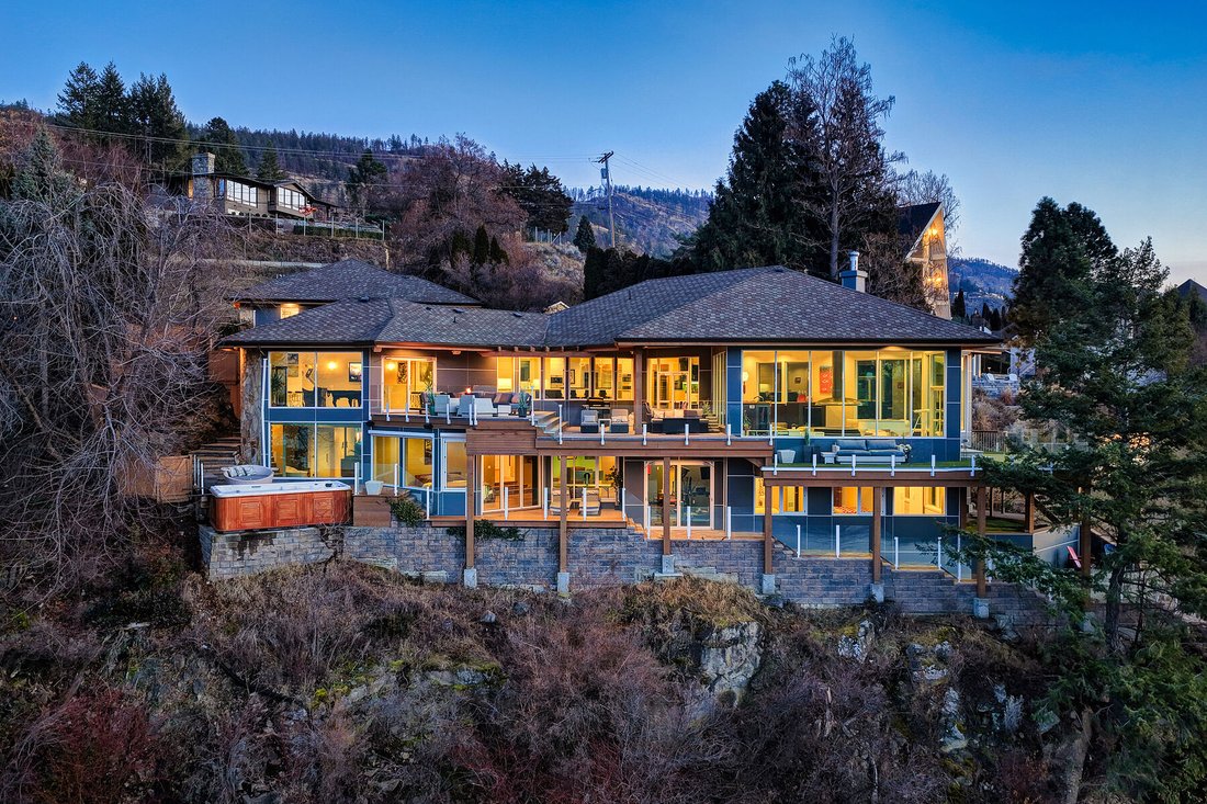 House in Kelowna, British Columbia, Canada 2 - 17497270