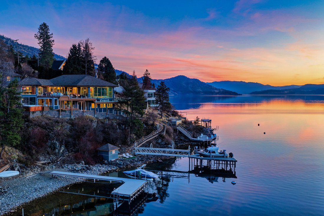 House in Kelowna, British Columbia, Canada 1 - 17497270