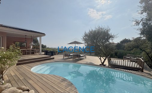 Villa in Hyeres, Provence-Alpes-Côte d'Azur, France 1