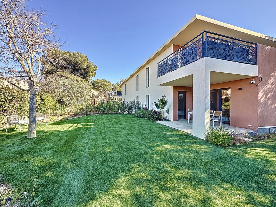 Apartment in Le Fort, Six-Fours-les-Plages, France 1 - 16846082
