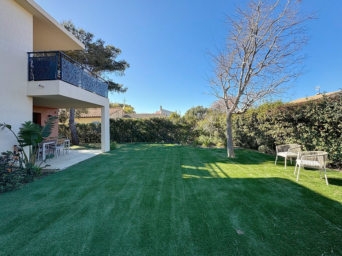 Apartment in Le Fort, Six-Fours-les-Plages, France 2 - 16846082