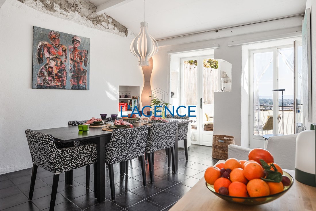 Villa in Hyeres, Provence-Alpes-Côte d'Azur, France 4 - 17497402