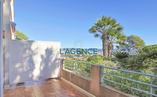 Appartamento a Hyères, Provenza-Alpi-Costa Azzurra, Francia 1